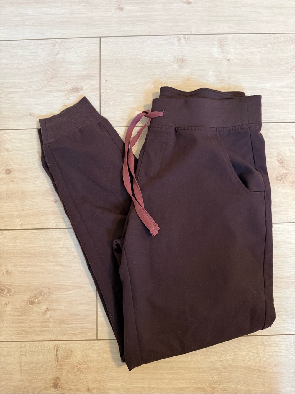 Figs Zamora joggers in Espresso